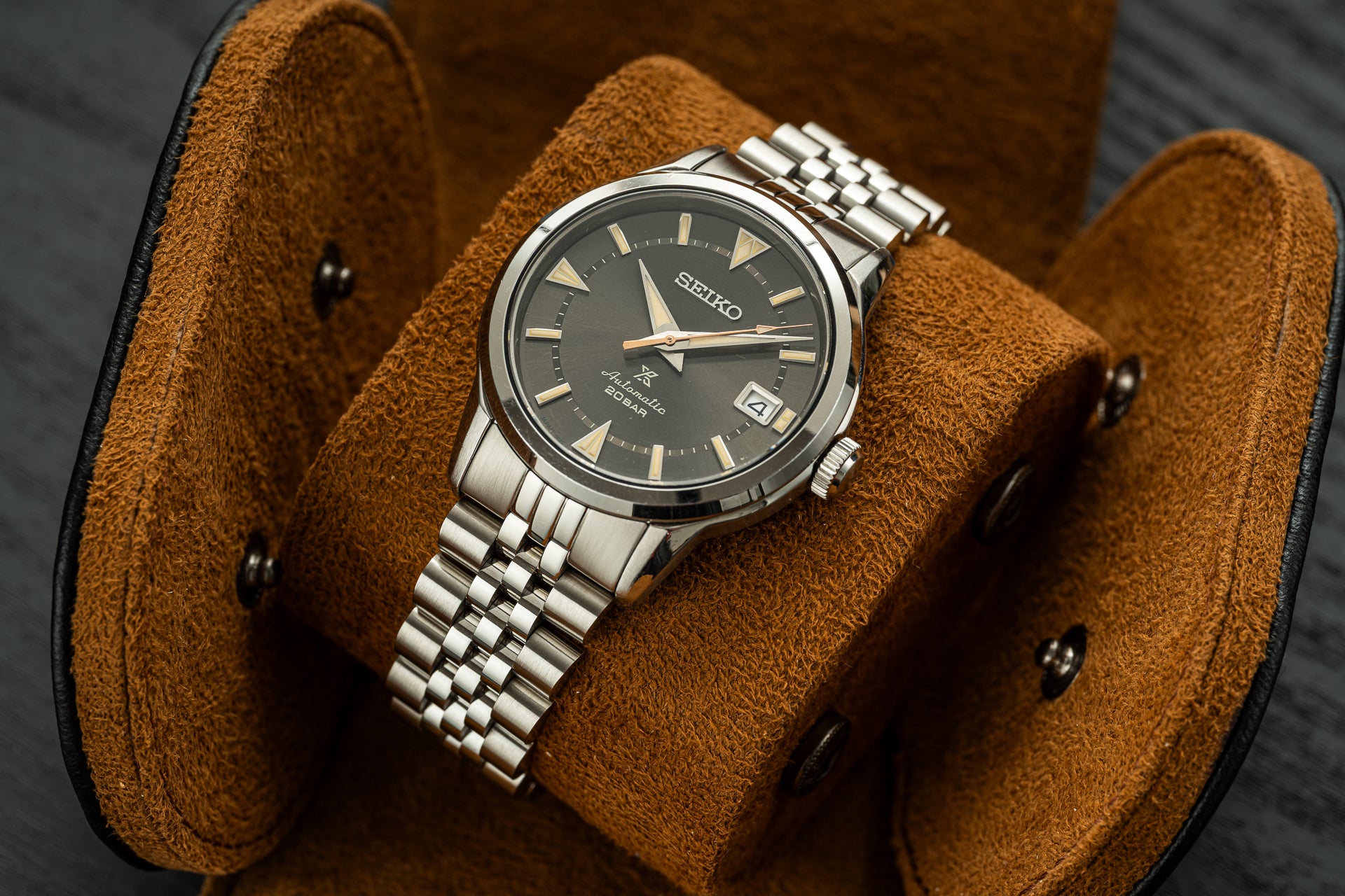 Executive Bracelet (Seiko 19mm Alpinist) – Uncle Straps