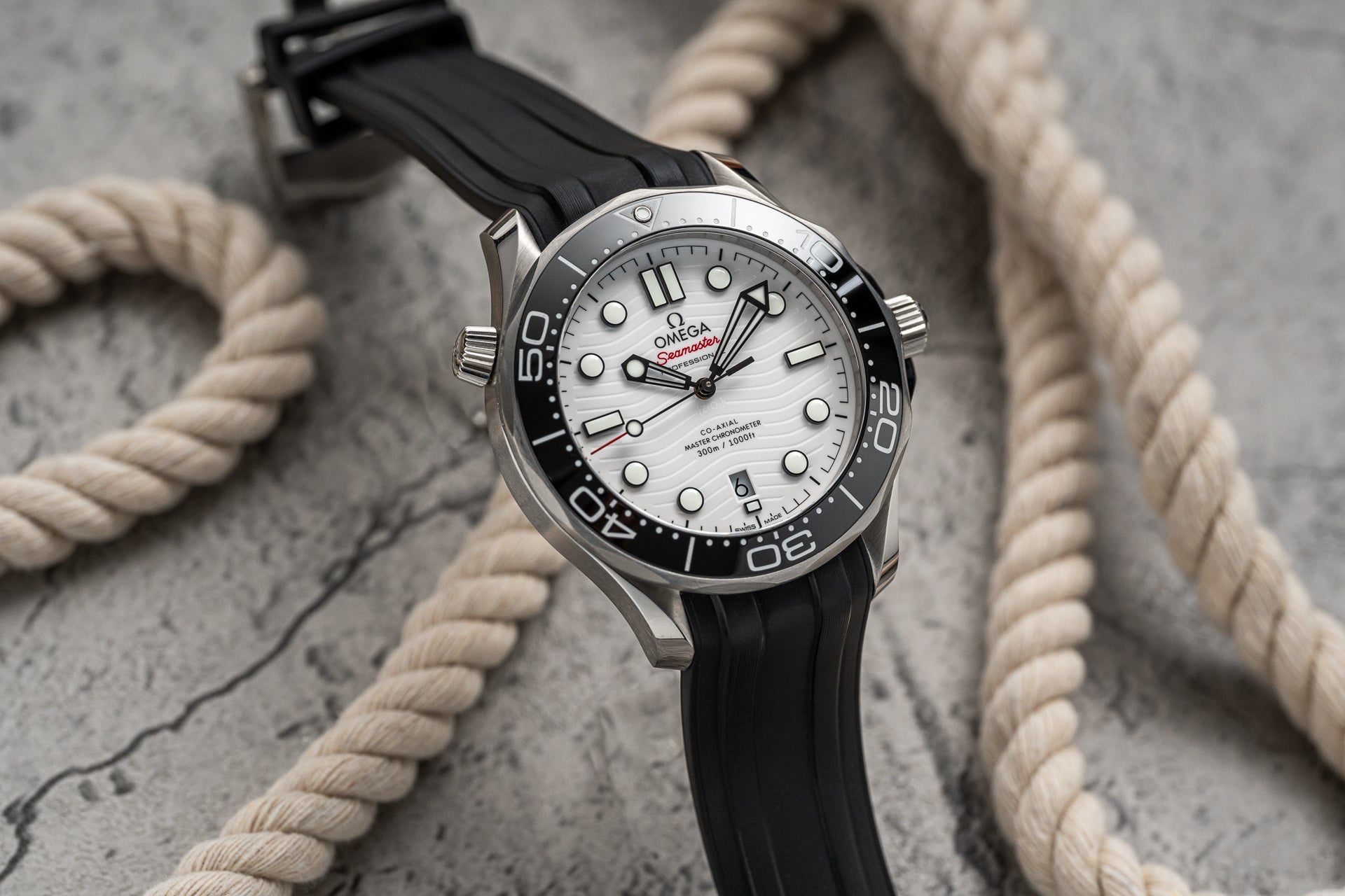 Black - Omega Seamaster 300m Curved FKM Rubber Strap