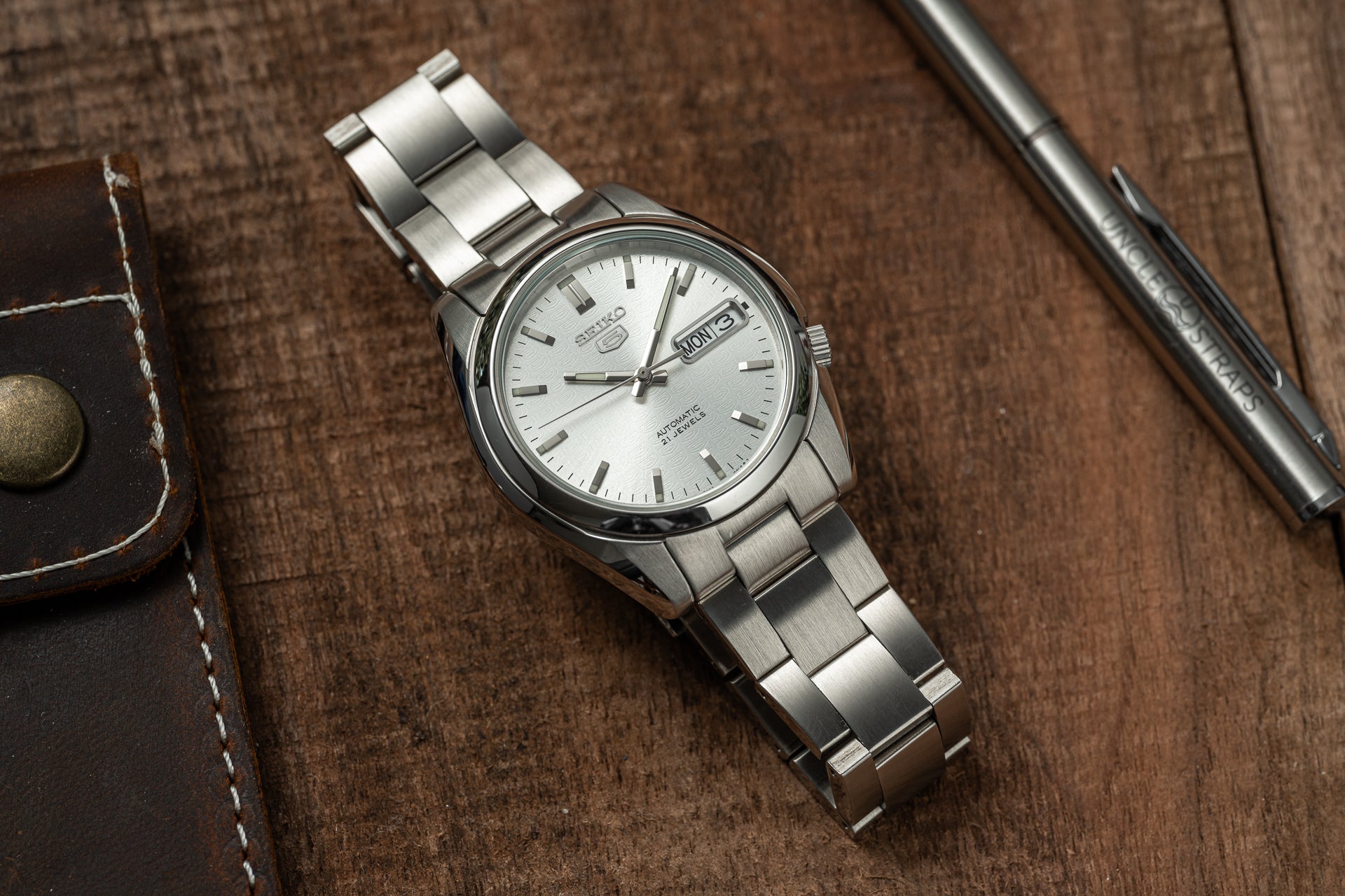 Senator Bracelet (Seiko 5 SNKL)