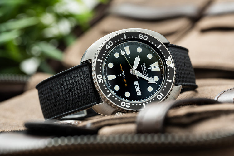 Black South Pacific Rubber Strap (19/20/22mm) – Uncle Straps