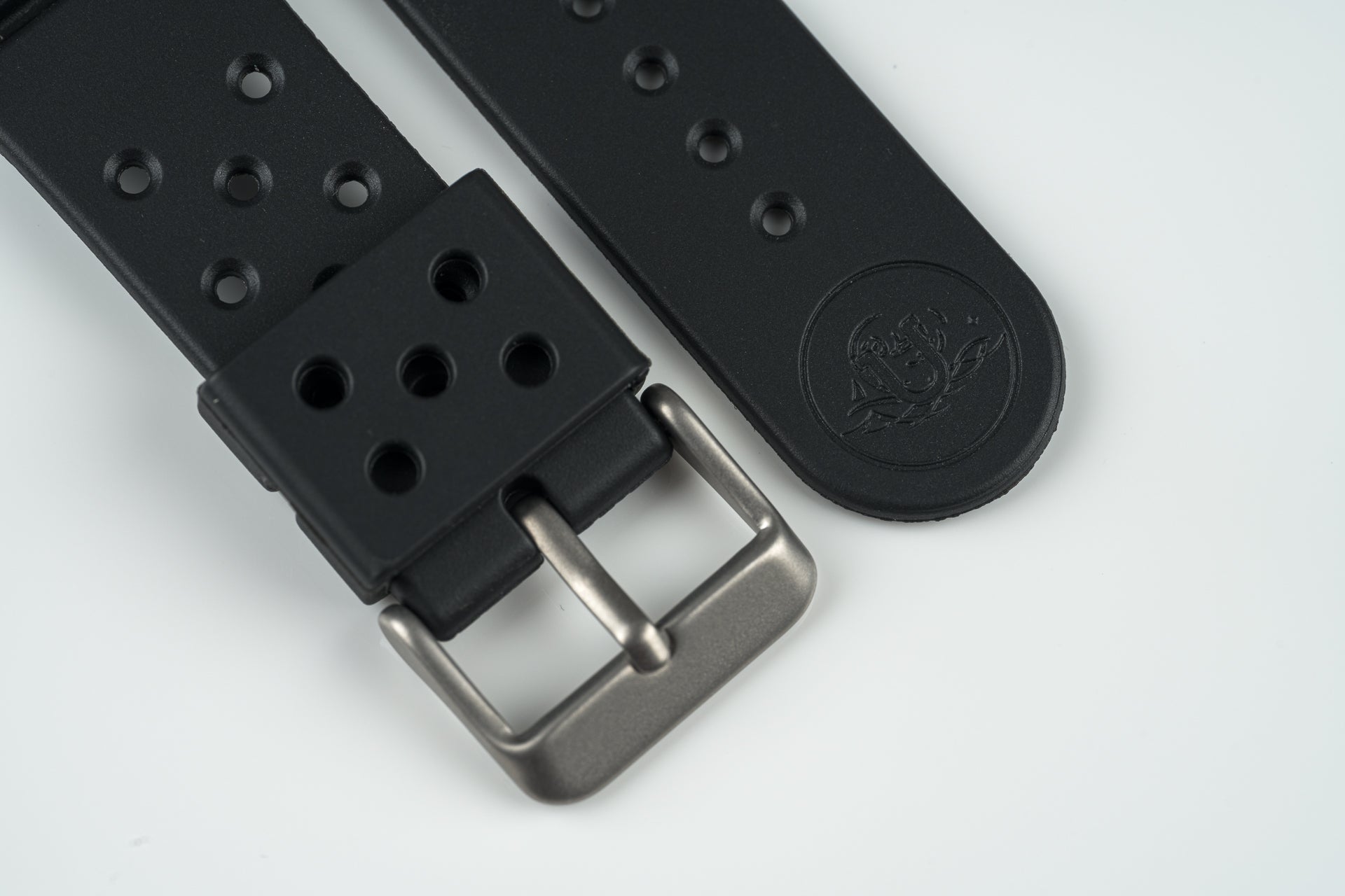 Black - The Classic GL-831 Rubber Diver Strap (20/22mm)