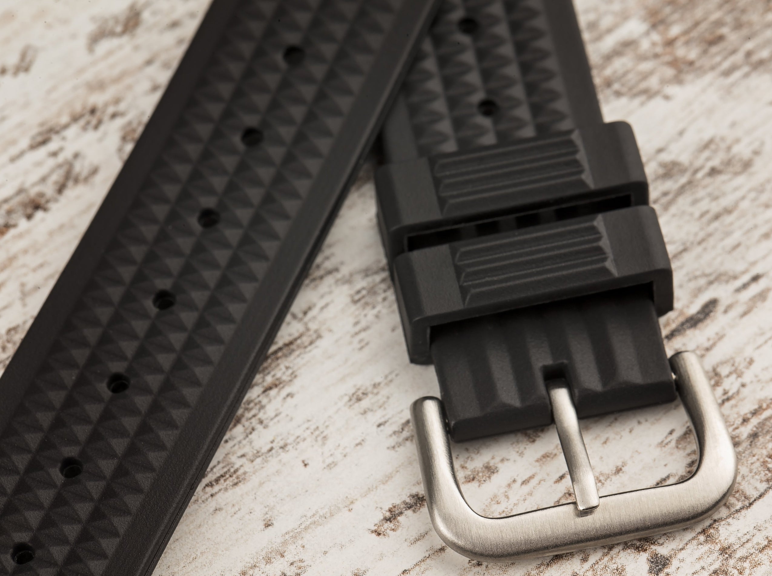 CLEARANCE - 22mm Rubber Waffle Strap (Single Keeper)